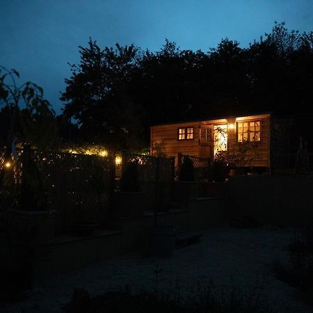 Luxury, Rural Shepherds Hut With Hot Tub Nr Bath Bristol Exteriör bild